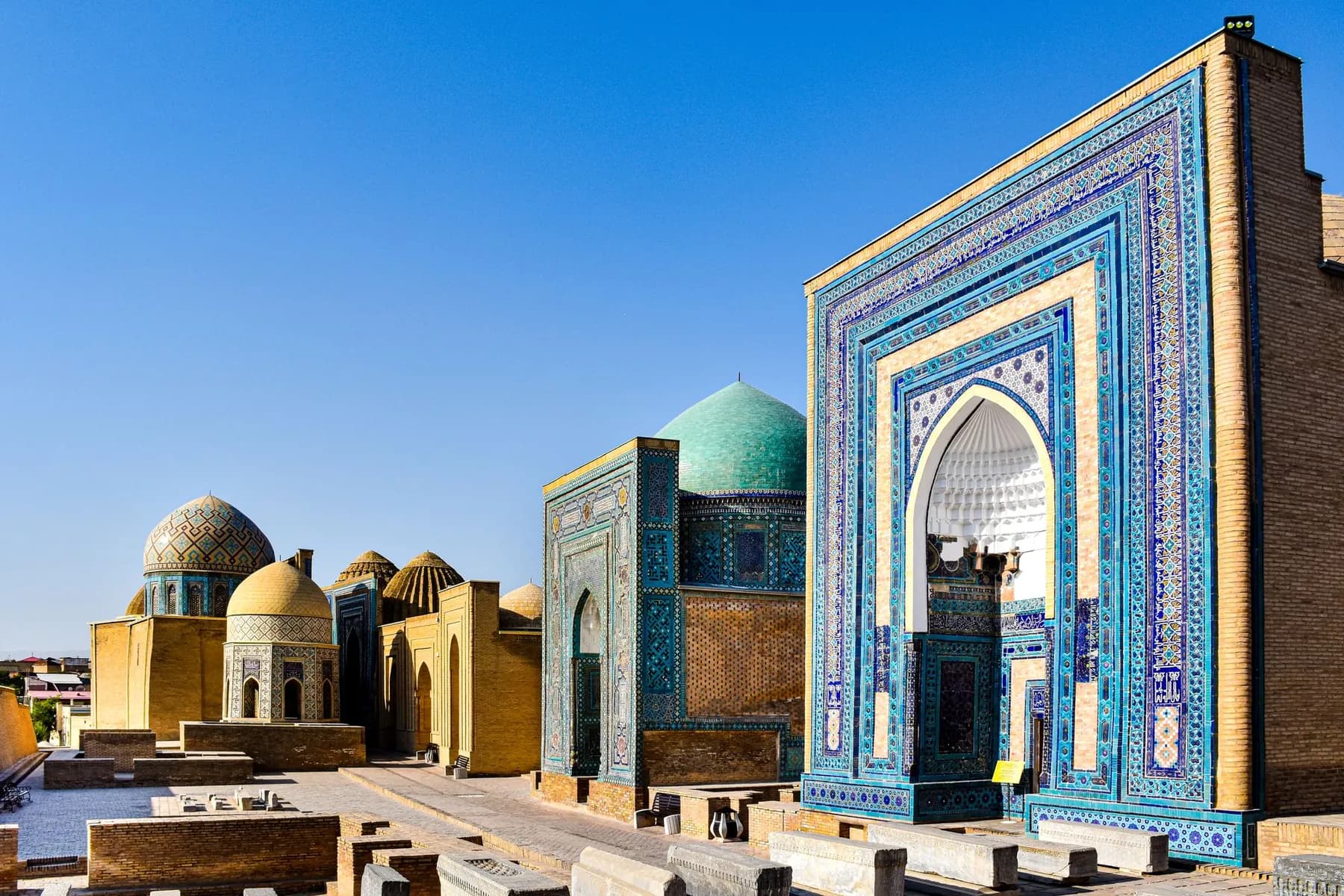 Samarqanddagi Shohi Zinda majmuasining moviy gumbazlari